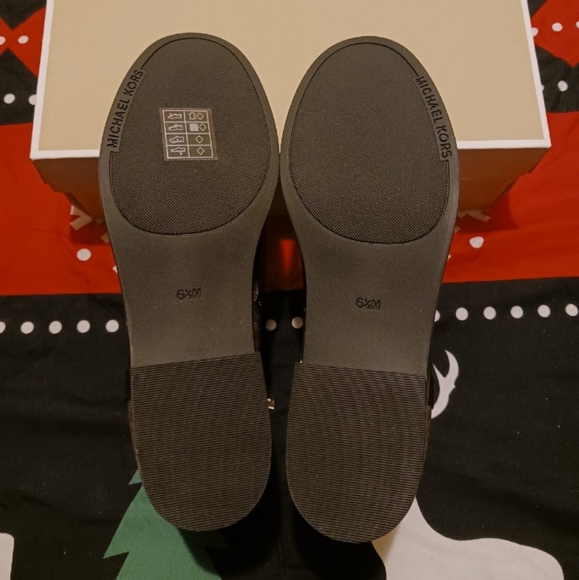 Michael Kors Finley Flat Leather Booties - Picture 5 of 12